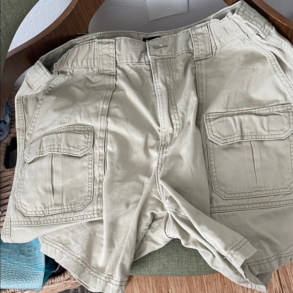 Lee Men's Light Tan Cargo Shorts